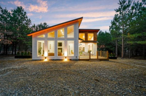 Sugar in the Pines - Luxury Honeymoon Cabin